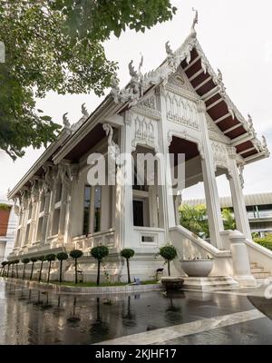 Samut prakan, Thailand - Nov 18, 2022 : Temple of Phra Buddha chinnarat Mongkhol Prakan at Pak Nam Samut prakan. Pra Putthachinaratch Mongkol, Selecti Stock Photo