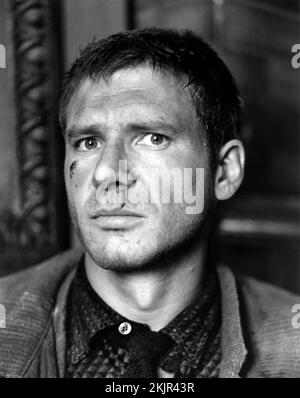 HARRISON FORD in BLADE RUNNER (1982), directed by RIDLEY SCOTT. Credit: LADD COMPANY/WARNER BROS / Album