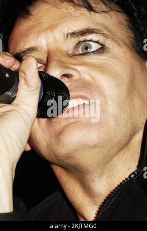 GARY NUMAN, CONCERT, 2004: Music legend Gary Numan playing at The Barfly Club in Cardiff, Wales, UK on 4 March 2000. Photo: Rob Watkins.  INFO: Gary Numan, born in 1958, is a pioneering English musician. Emerging in the late '70s, his electronic and industrial sound, epitomized in hits like 'Cars' and albums like 'The Pleasure Principle,' influenced the new wave and synth-pop genres, leaving an enduring impact on the music landscape. Stock Photo