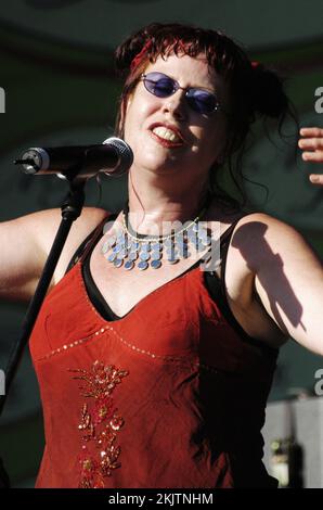 HAZEL O'CONNOR, CONCERT, 2005: Singer and actress Hazel O'Connor and the Subterraneans play at Cardiff Big Weekend Festival on City Museum Lawns, Cardiff, Wales, UK on Sunday 14 August 2005. Photograph: ROB WATKINS.  INFO: Hazel O'Connor, a British singer-songwriter and actress, rose to fame in the 1980s with her distinctive voice and punk-inspired sound. Best known for her role in the film 'Breaking Glass,' O'Connor's music blends rock, new wave, and folk influences, earning her a dedicated following. Stock Photo