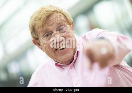 Stuttgart, Germany. 25th Nov, 2022. Actor Zachy Noy, who gained notoriety for his role as Johnny in the Popsicle movie series, attends a photo shoot for Comic Con Stuttgart. Credit: Marijan Murat/dpa/Alamy Live News Stock Photo