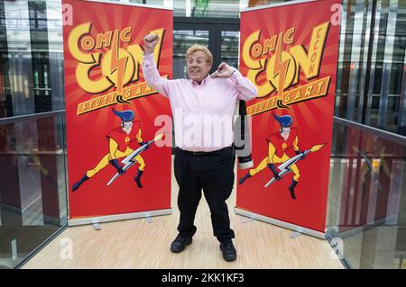 Stuttgart, Germany. 25th Nov, 2022. Actor Zachy Noy, who gained notoriety for his role as Johnny in the Popsicle movie series, attends a photo shoot for Comic Con Stuttgart. Credit: Marijan Murat/dpa/Alamy Live News Stock Photo