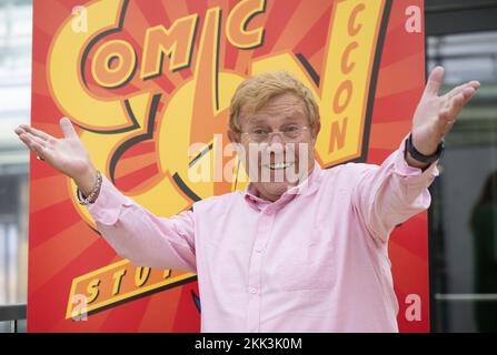 Stuttgart, Germany. 25th Nov, 2022. Actor Zachi Noy, who gained notoriety for his role as Johnny in the Popsicle movie series, attends a photo shoot for Comic Con Stuttgart. Credit: Marijan Murat/dpa/Alamy Live News Stock Photo