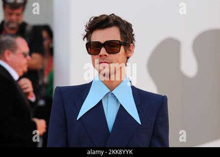 Harry Styles rec carpet 'Don't worry darling' Venice Stock Photo