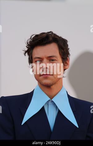 Harry Styles rec carpet 'Don't worry darling' Venice Stock Photo