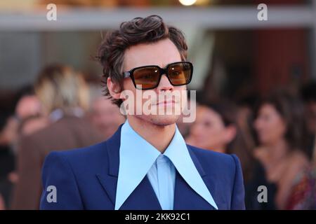 Harry Styles rec carpet 'Don't worry darling' Venice Stock Photo