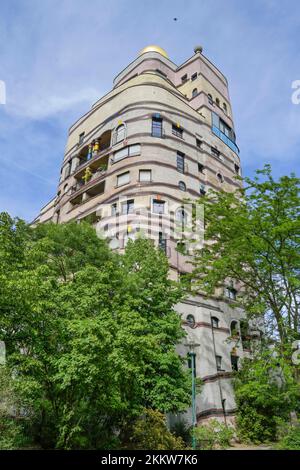 Waldspirale housing estate by Friedensreich Hundertwasser, Bürgerparkviertel, Darmstadt, Hesse, Germany, Europe Stock Photo