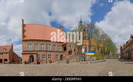 Old Town Hall, St. Nicolai Church, Market Square, Mölln, Schleswig-Holstein, Germany, Europe Stock Photo