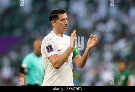 Doha, Katar. 26th Nov, 2022. firo : 11/26/2022, Football, Soccer, FIFA WORLD CUP 2022 QATAR, World Cup 2022 Qatar, World Cup 2022 Qatar, Group stage, Group C, Match 22, Poland - Saudi Arabia Robert LEWANDOWSKI, Poland, applause Credit: dpa/Alamy Live News Stock Photo