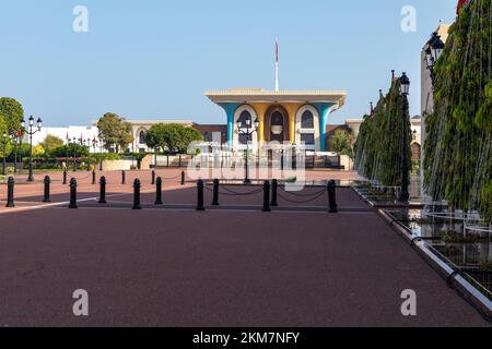 MUTRAH, MUSCAT, OMAN - NOVEMBER 14, 2022: Al Alam Sultan Palace in Muscat, Oman. Arabian Peninsula. Stock Photo