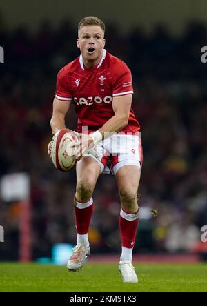 Wales' Gareth Anscombe during the Autumn International match at Principality Stadium, Cardiff. Picture date: Saturday November 26, 2022. Stock Photo