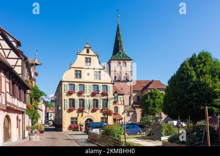 Turckheim (Türkheim): Town Hall, church Sainte-Anne in Alsace (Elsass), Haut-Rhin (Oberelsass), France Stock Photo