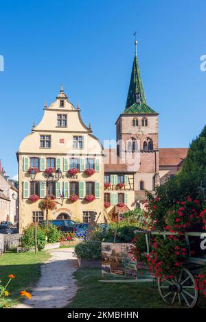 Turckheim (Türkheim): Town Hall, church Sainte-Anne in Alsace (Elsass), Haut-Rhin (Oberelsass), France Stock Photo