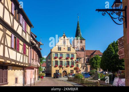 Turckheim (Türkheim): Town Hall, church Sainte-Anne in Alsace (Elsass), Haut-Rhin (Oberelsass), France Stock Photo