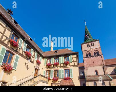 Turckheim (Türkheim): Town Hall, church Sainte-Anne in Alsace (Elsass), Haut-Rhin (Oberelsass), France Stock Photo