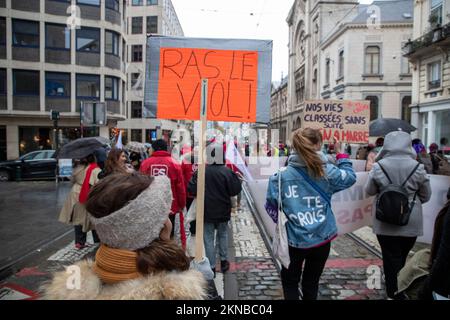 Illustration picture shows National demonstration against violence against women organized by the Mirabal platform, in Brussel, Sunday 27 November 2022. BELGA PHOTO NICOLAS MAETERLINCK Stock Photo