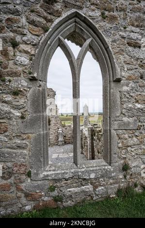 Clonmacnoise Abbey, cathedal and celtic and christian cemetery at Shannon River, County Offaly in Middle ofRepublik of Ireland Stock Photo