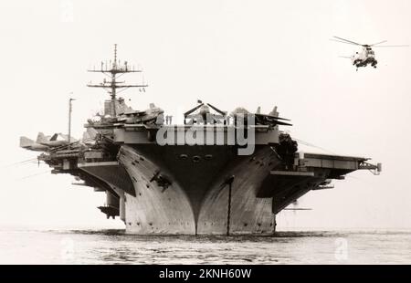 The american aircraft carrier USS Nimitz moored near the French city of Toulon in 1985. Stock Photo