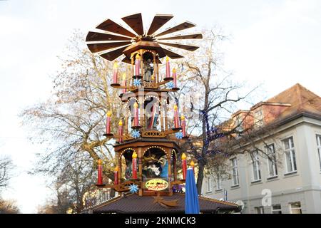 11/27/2022, Potsdam, Germany,  Christmas market Blue lights In the historic city center of Potsdam on the 1st of Advent 2022. Stock Photo