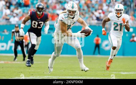 Miami Dolphins inside linebacker Andrew Van Ginkel (43) defends against the  New York Jets during an NFL football game, Sunday, Nov. 21, 2021, in East  Rutherford, N.J. (AP Photo/Adam Hunger Stock Photo - Alamy