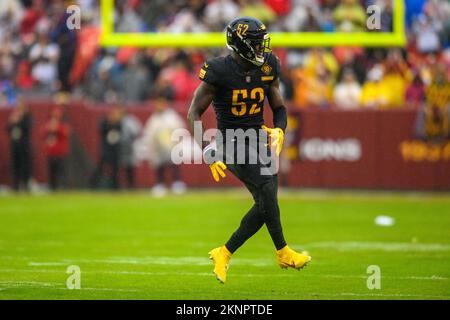 Washington Commanders linebacker Jamin Davis (52) defends against