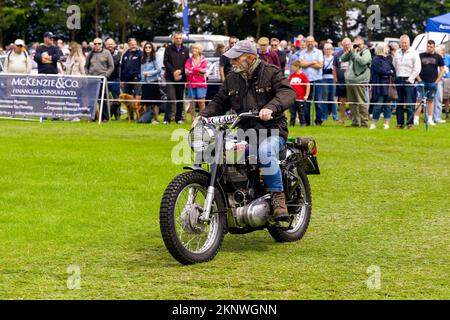 Bath, UK: June 19, 2022: Royal Enfield Bullet 350 - 2000 - Reg No: W664 PCV at The Bath Festival of Motoring 2022 Stock Photo