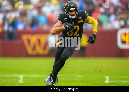 Washington Commanders tight end Logan Thomas (82) runs a route