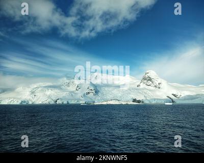 cierva cove,antarctica,antartica,antartic peninsula,snowy mountains in antartica,antartica continent,antarctic continent,antarctic expedition cruise Stock Photo