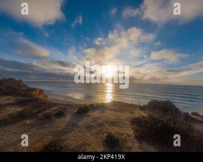 Solana Beach, CA, USA. 25th Mar, 2021. The sunset in Solana Beach, California on Sunday, November 27, 2022 (Credit Image: © Rishi Deka/ZUMA Press Wire) Stock Photo