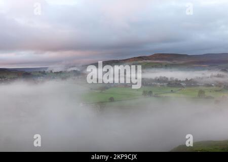 Teesdale, County Durham, UK. 28th November 2022. UK Weather. Thick fog and mist patches are affecting parts of County Durham and North East England this morning. Credit: David Forster/Alamy Live News Stock Photo