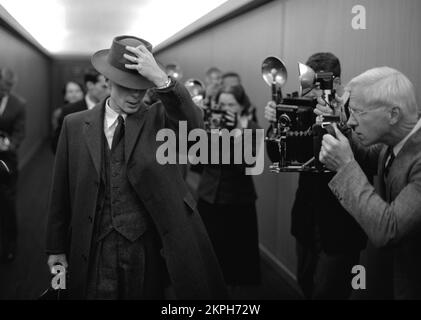 Cillian Murphy Is J. Robert Oppenheimer In "OPPENHEIMER" (2023 ...