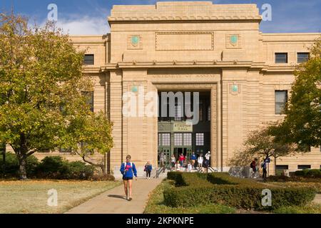 LAWRENCE, KS, USA - NOVEMBER 2, 2022: Unidentified individuals and Strong Hall on the campus of the University of Kansas. Stock Photo