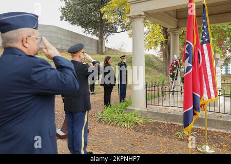 Members of the Tennessee National Guard and the James K. Polk Association pay tribute to President James K. Polk, while Taps is played, Nov. 2, at the Tennessee State Capitol, in Nashville. A wreath is laid on the tomb of former presidents each year on their birthday on behalf of the current president. (Tennessee Army National Guard photo by Sgt. 1st Class Timothy Cordeiro) Stock Photo