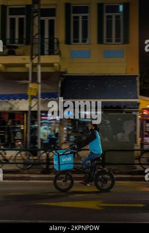 Wolt App delivery driver Tel Aviv Israel evening delivery home delivery. Stock Photo