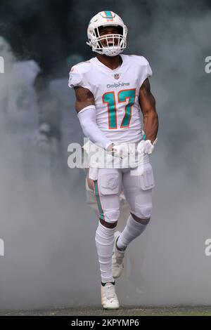 Sunday, October 16, 2022; Miami Gardens, FL USA; Miami Dolphins wide  receiver Jaylen Waddle (17) catches a pass and runs but Minnesota Vikings  safety Stock Photo - Alamy