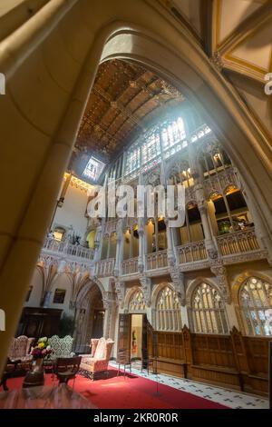 UTRECHT, THE NETHERLANDS - AUGUST 9, 2022: Interior of the main hall in the Castle De Haar Stock Photo