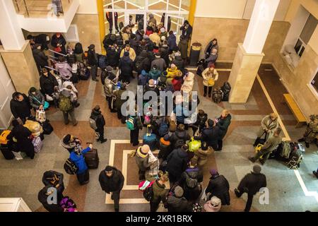 The inahabitants of Kherson have been ordered to evacuate the city. The ...