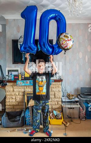 Number Balloons ... - The TomKat Studio | Birthday photoshoot, Number  balloons, Birthday photography