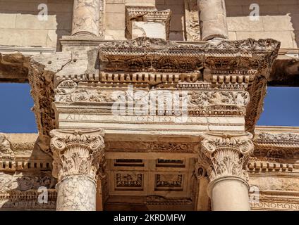Izmir, Selcuk, Turkey, May. 2018: Details of Celsus Library facade in ancient city Ephesus (Efes) Ephesus is a UNESCO World Heritage site Stock Photo