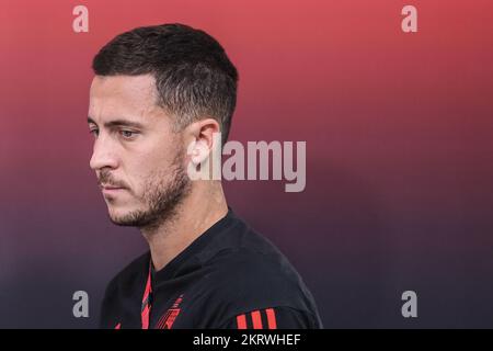 Doha, Qatar. 29th Nov, 2022. Belgium's Eden Hazard arrives for a press conference of the Belgian national soccer team the Red Devils, at the Qatar National Convention Center QNCC, in Doha, State of Qatar, Tuesday 29 November 2022. The Red Devils are preparing for the upcoming game at the FIFA 2022 World Cup in Qatar. BELGA PHOTO BRUNO FAHY Credit: Belga News Agency/Alamy Live News Stock Photo