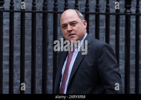 London, UK. 29th November, 2022. Secretary of State for Defence Ben Wallace arrives in Downing Street to attend the weekly Cabinet meeting chaired by Prime Minister Rishi Sunak. Credit: Wiktor Szymanowicz/Alamy Live News Stock Photo