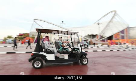 Doha, Katar. 29th Nov, 2022. firo : 11/29/2022, Football, Soccer, FIFA WORLD CUP 2022 QATAR, World Cup 2022 Qatar, World Cup 2022 Qatar, Group stage, Group A, Game 35, Ecuador - Senegal Transporter Credit: dpa/Alamy Live News Stock Photo