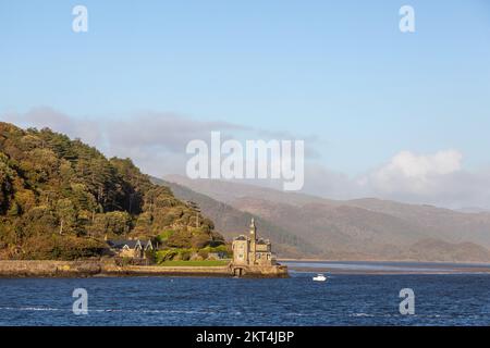 Large house on the Afon Mawddach, Mawddach estuary, Barmouth, Wales Stock Photo