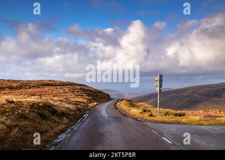 Road through the highlands of Scotland near Applecross Stock Photo