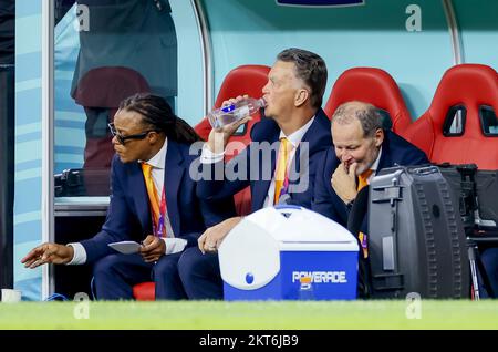 AL KHOR - Holland assistant trainer Edgar Davids, Holland coach Louis van Gaal and Holland assistant trainer Danny Blind (LR) during the FIFA World Cup Qatar 2022 group A match between Netherlands and Qatar at Al Bayt Stadium on November 29, 2022 in Al Khor, Qatar. ANP KOEN VAN WEEL Stock Photo