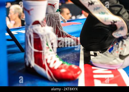 Boxing boot detail, footwear. HERMOSILLO, MEXICO - SEPTEMBER 03: Hector Flores (blue gloves) fight against Sivenathi 'Special One' Nontshinga (red gloves) for the IBF light flyweight world championship, ,during the WBC Superfly title fight between Juan Francisco Gallo Estrada and Argi Cortés on September 3, 2022 in Hermosillo, Mexico. (Photo by Luis Gutierrez/Norte Photo) Stock Photo