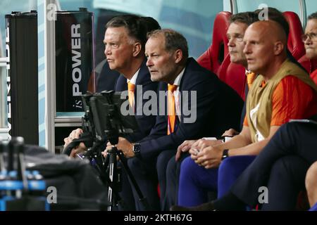 AL KHOR - (lr) Holland coach Louis van Gaal, Holland assistant trainer Danny Blind during the FIFA World Cup Qatar 2022 group A match between the Netherlands and Qatar at Al Bayt Stadium on November 29, 2022 in Al Khor, Qatar. ANP MAURICE VAN STONE Stock Photo