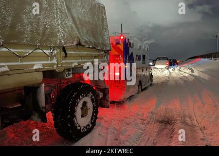 Buffalo, New York, USA. 19th Nov, 2022. Soldiers from 2nd Squadron, 101st Cavalry Regiment, respond to a stranded EMS vehicle, Buffalo NY, November 19, 2022. Since being placed on standby at NY Gov Kathy Hochul's direction, the number of activated service members has doubled to 140. Heaviest affected areas are reporting over 6 feet of snow. Credit: U.S. National Guard/ZUMA Press Wire Service/ZUMAPRESS.com/Alamy Live News Stock Photo