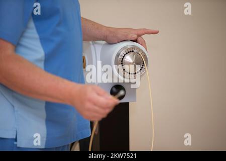 Medical device for the treatment of prostate cancer using radioactive ...