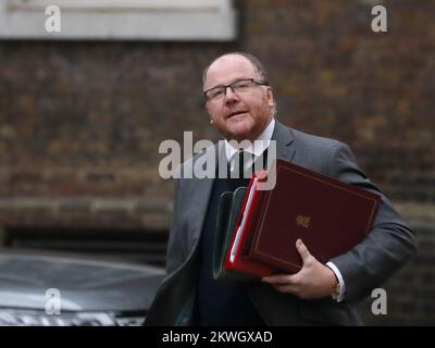 Downing Street, London, UK. 29th November 2022. Minister for Science, Research and Innovation George Freeman arrives for the Cabinet Meeting at No 10 Downing Street. Stock Photo